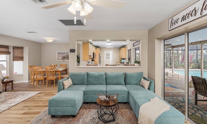 Pelican House | Paradise In The Cape with Private Heated Pool Plus Gulf & Beach Access