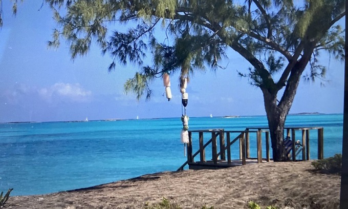 Tar Bay Apartment | Paradise is just a click away.