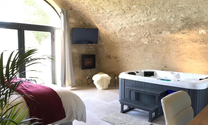 Reillanne Apartment | Paradise Love In Provence - loft en pierres - spa privatif
