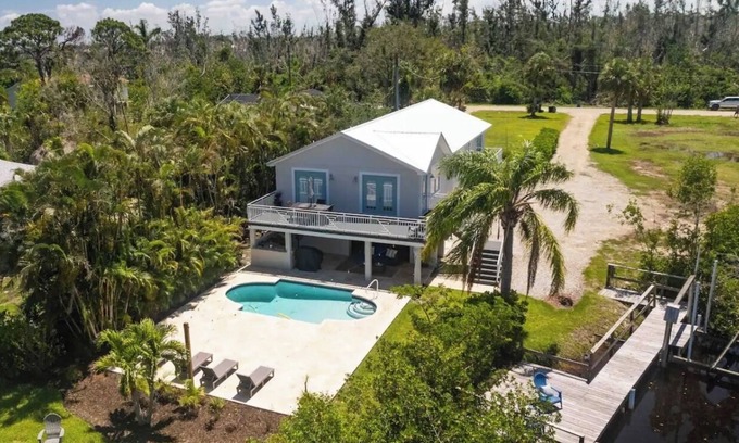 Emerson Square House | Paradise on Estero Bay