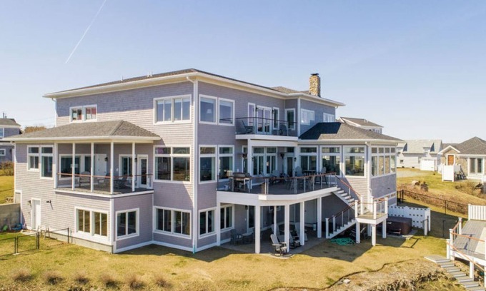 York Beach House | Paradise on the Rocks - York Oceanfront