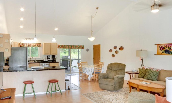 Keaau House | Paradise Park Vacation Rental about 4 Mi to Shoreline!