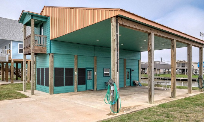 Cedar Lane House | PARADISE POINT - GATED Home on the Canal & Creek. Minutes from the ICW & Beach!