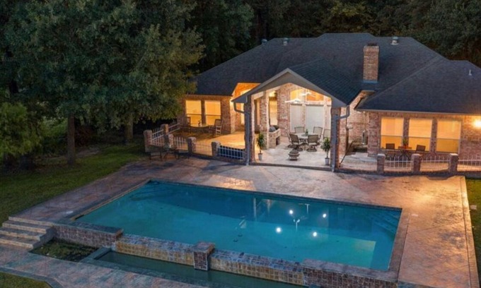 Willis House | Paradise Point - Lake Front Villa w/Infinity Pool!