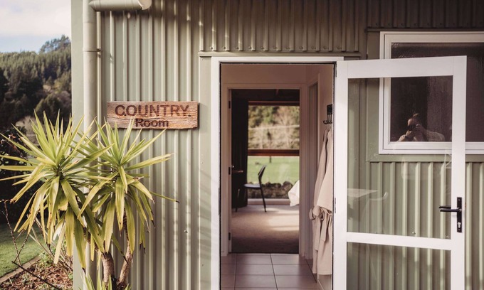 Rotorua House | Paradise Valley Lodge - The Country Room