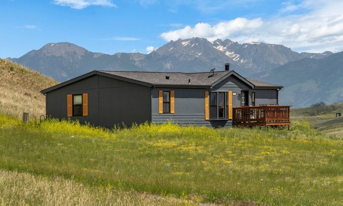 Emigrant House | Paradise Valley-Mountain Escape