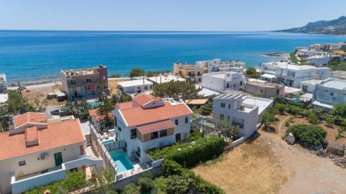 Koutsouras Villa | Paradisos luxury villas next to beach