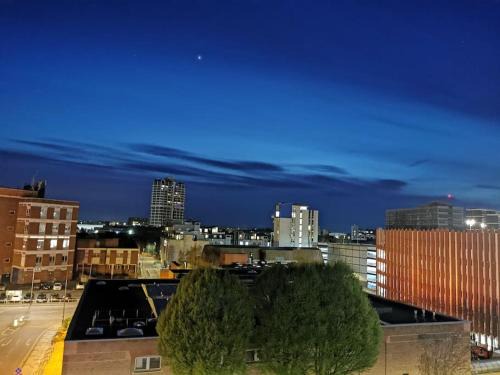 Swindon Apartment | Paramount city view