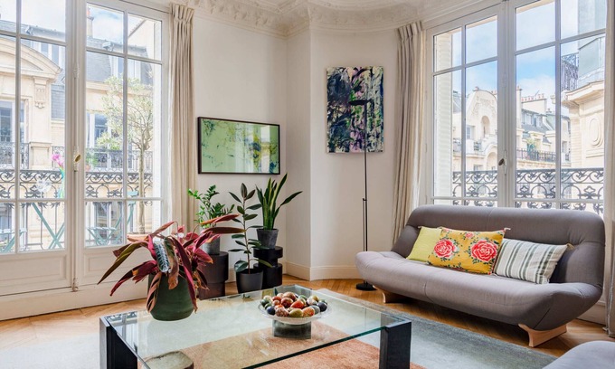 Passy Apartment | Paris Eugène Design Residence