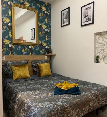 Amerique Apartment | Paris Golden Studio