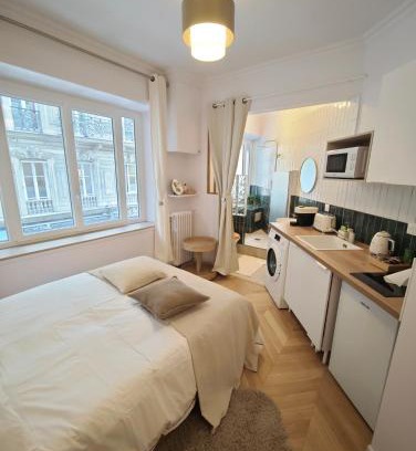 Chaussee-d'Antin Apartment | Paris Opera - 5 Min Walk - Elegant studio 2 sleeper