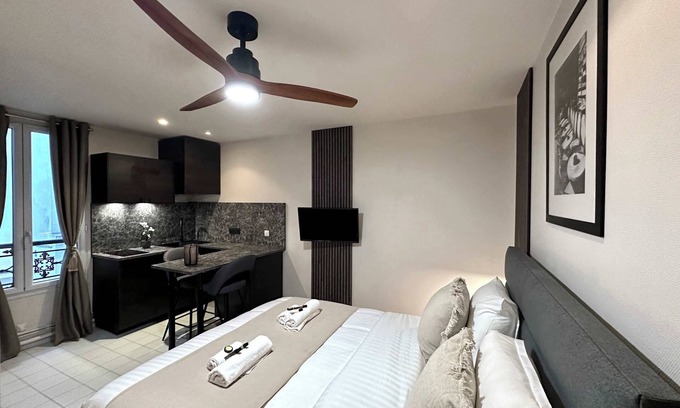 Plaisance Apartment | Paris: Quiet and comfortable studio apartment
