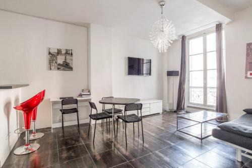 Notre-Dame-des-Champs Apartment | Paris St Germain Luxembourg