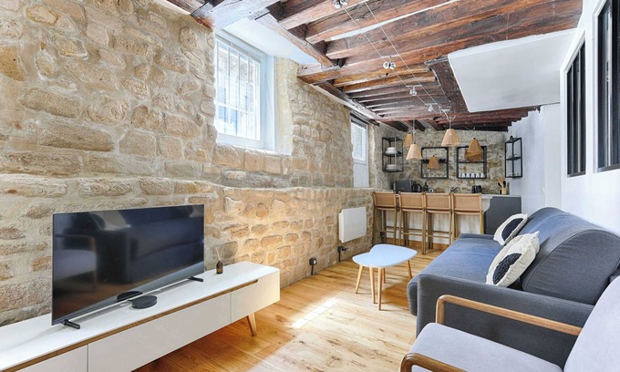 Quartier de la Roquette Apartment | Parisian Atypic Apartment close to place Bastille