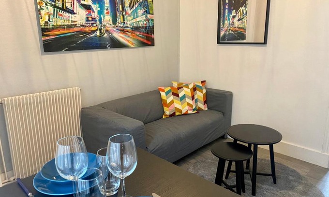 Chateaudun-Bannier Apartment | Park Avenue