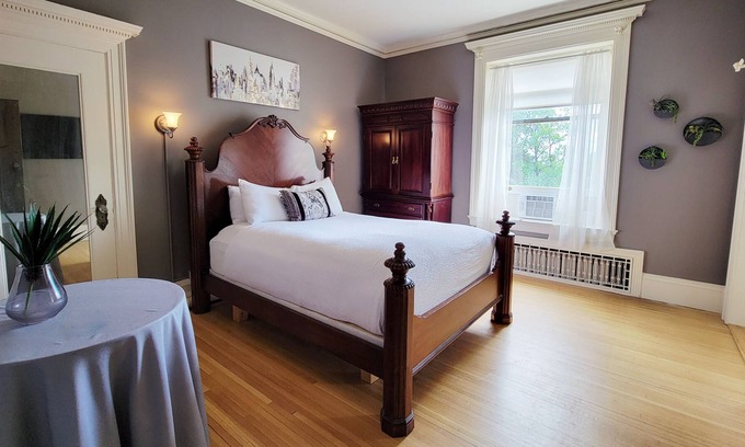 Endion House | Park Avenue Suite | Cotton Mansion