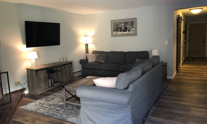 Historic District Condo | Park Place E202 ITS FOUR O'CLOCK SOMEWHERE!