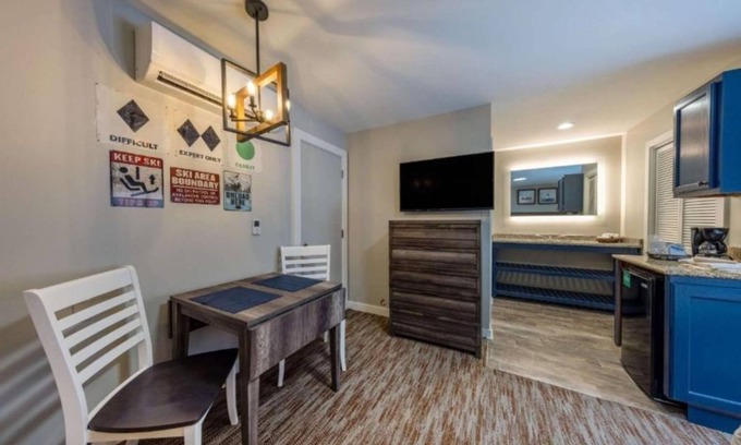 North Park City Hotel | Park Plaza Resort with Pool. Your Next Space