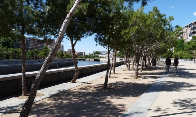 Imperial Apartment | Park River Condo in Madrid River near La Latina