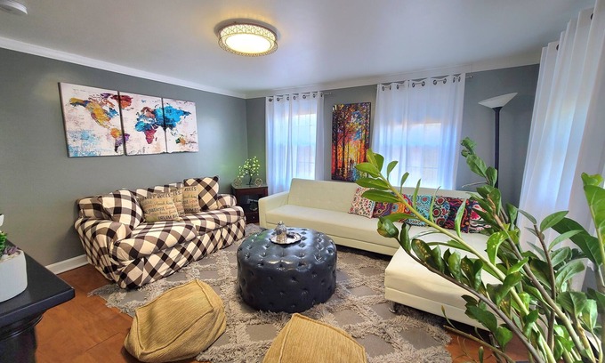 Quincy Apartment | Park view Apt-2 - Free Parking & private entrance