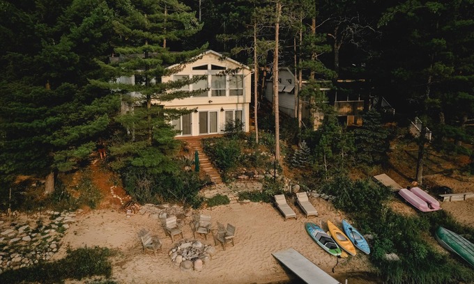 Oxford House | Parker Lake House with Outdoor Hot Tub with Lake View