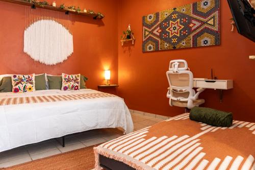 North End Apartment | Parking, 6min to Beach & Downtown, High-Speed WiFi, Laundry Service, KingBed, PetsOK