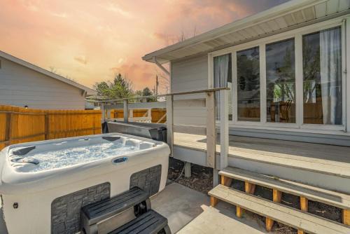 Monument House | Parkside Haven Hot Tub Foosball & Family Fun