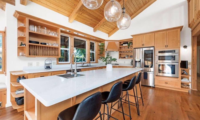 Chico House | Parkside Place | Amazing Location | One Of A Kind