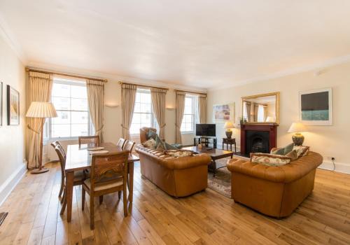 Old Town Apartment | Parliament Sq (apt 10) Royal Mile
