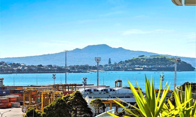 Parnell Apartment | Parnell Retreat: Ocean Views, Pool & Spa - Steps from Auckland's Charms!