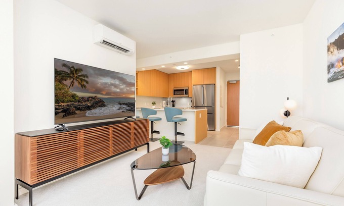 Ala Moana Apartment | Partial Ocean-City Vacation Condo at Sky Ala Moana with Amazing Amenities