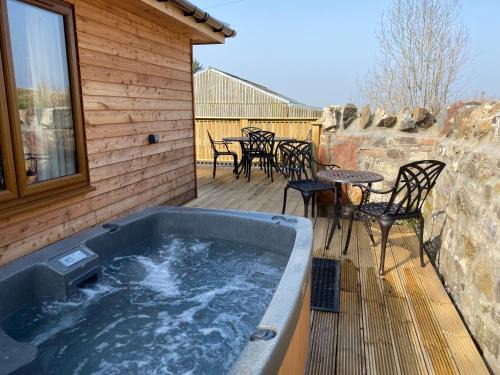 Perth House | Partridge Lodge with Hot Tub