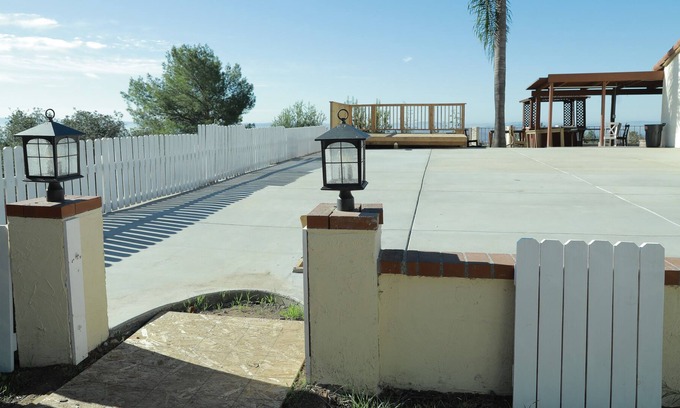 Los Angeles County House | Party Land for Party and Event