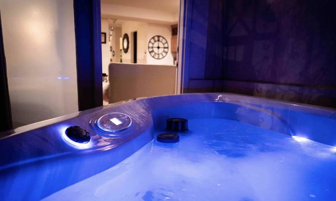 Curtis Park House | Party Palace’- Prime Location, Game Room, Theater & Hot Tub, 420ok!