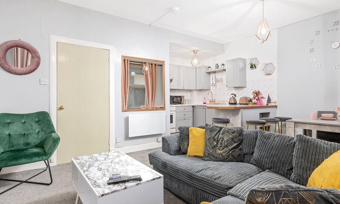 Tollcross Apartment | Pass the Keys | 2BR Central Edinburgh Apartment