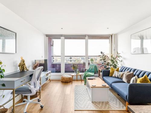 Bromley North Apartment | Pass the Keys Charming Stay with a Balcony in Bow