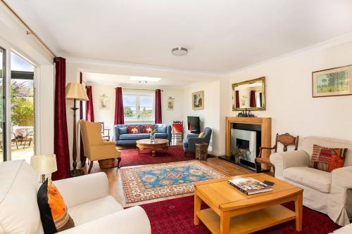 Chipping Norton House | Pass the Keys Cosy Bliss Lodge 5 min walk to Chipping Norton