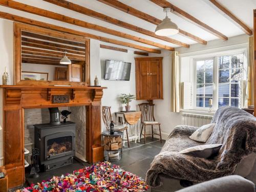 Corris House | Pass the Keys Cosy Cottage in Corris One wellbehaved dog welcome