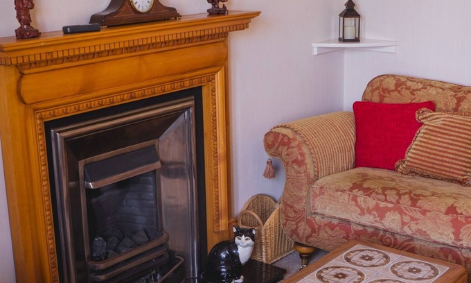 Leven House | Pass the Keys | Lovely 3 Bedroom House in Centre of Elie