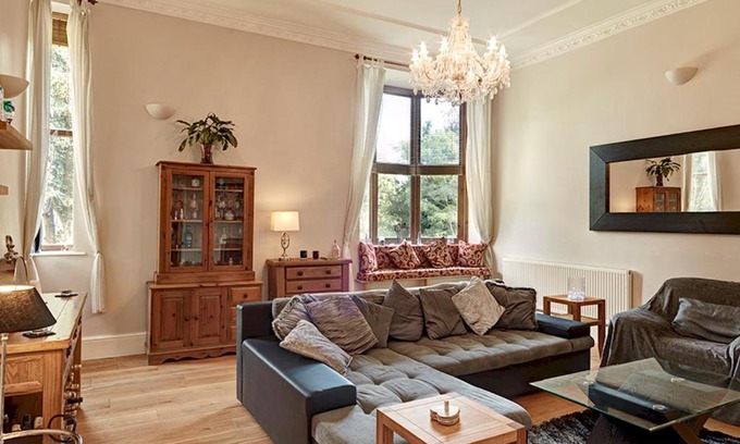 Shrewsbury House | Pass the Keys Luxury 5 bedroom Riverside home in town centre