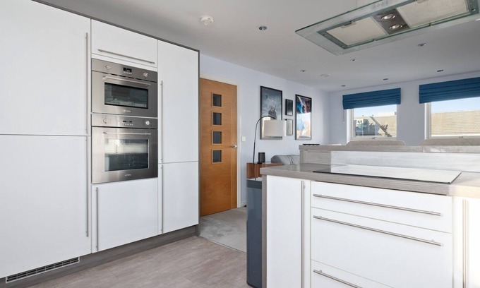 Bonnington Apartment | Pass the Keys |Modern 2bed Apartment Edinburgh