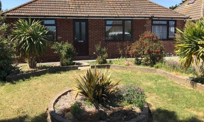 New Romney House | Pass the Keys | Sea Shells Beachside Retreat