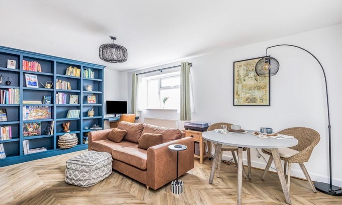 East Wittering Apartment | Pass the Keys Stylish Flat Close To Beach