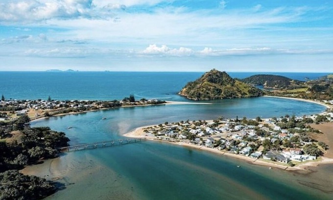 Pataua House | Pataua South Big Red Comfortable Family Beach Getaway