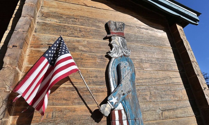Pipe Creek Cabin | Patriot Cabin at Country Accent Antiques Pipe Creek, TX.