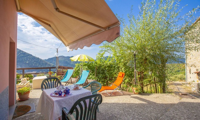 Ne House | Paulotti Antico Borgo Ground Floor, Ne, Italy