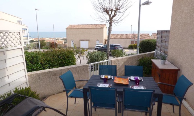 Saint-Pierre-la-Mer Apartment | Pavillon T2 Mezzanine, piscine, Mer Indigo, St Pierre la Mer