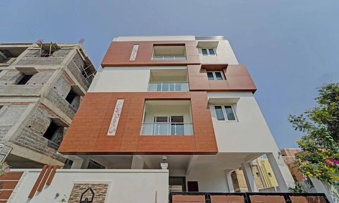 Thoraipakkam Hotel | Pavis