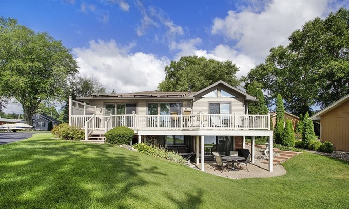 Paw Paw Lake House | Paw Paw Lakefront home