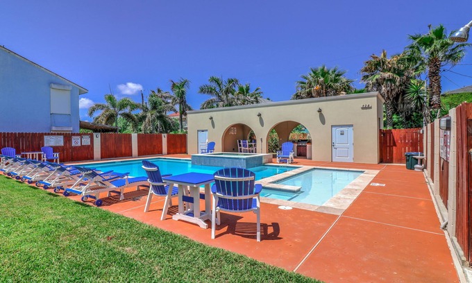 South Padre Island Condo | 🐾 Paws & Relax: Save 10% on 7+ Nights at Pet-Friendly Athena Ares!
